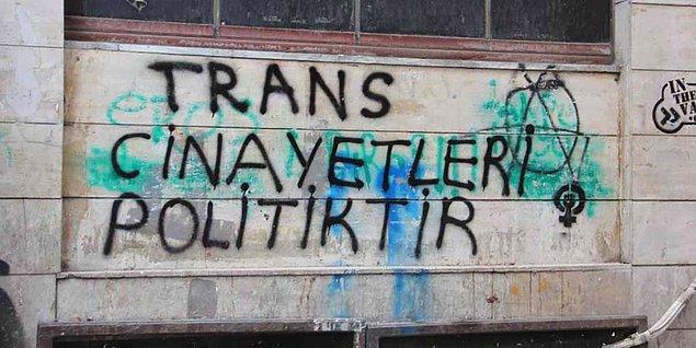 1. İstanbul Beyoğlu’nda yaşayan trans kadın Esra Ateş, oturduğu apartmanın girişinde bıçaklı saldırıya uğradı ve yaşamını yitirdi.