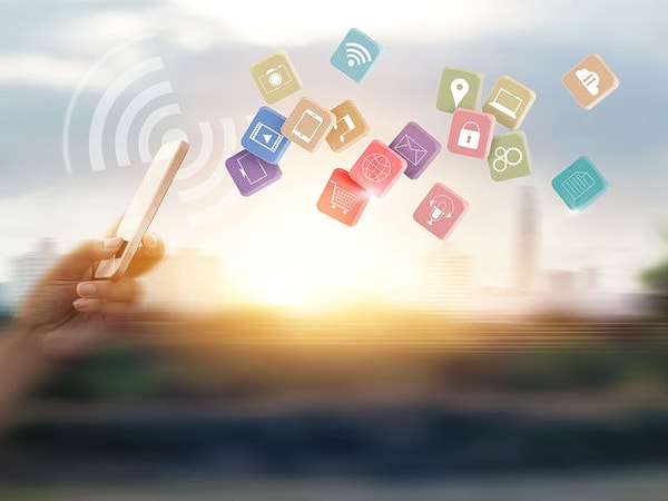 2. Сколько приложений для социальных сетей вы установили на свой телефон?