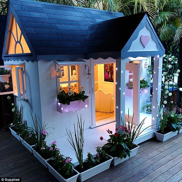 9. Электричество было проведено Майклом, отцом девочки, а вот дизайн интерьера создан её мамой.