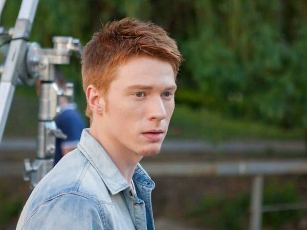 2. Этого парня зовут Никита, он музыкант, и ему 27 лет. Но кто же его папа?