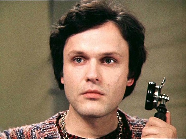 8. Узнали этого актера?