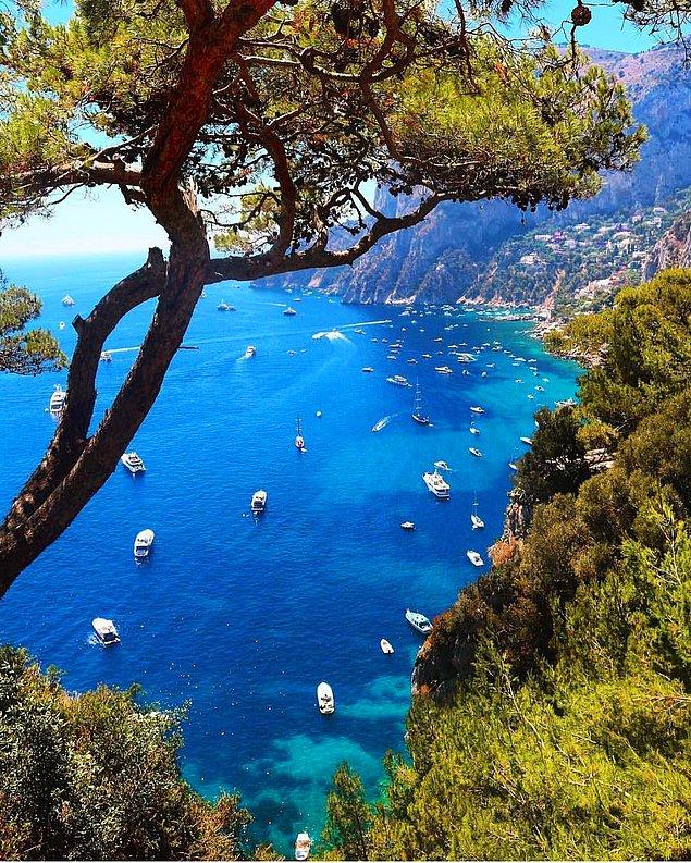 10. Capri - İtalya