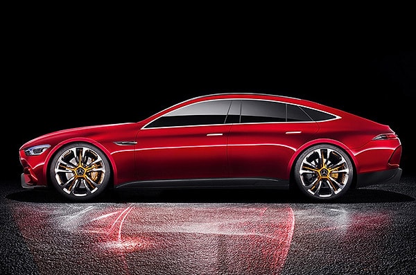 1. Какая марка у этой красной красавицы?