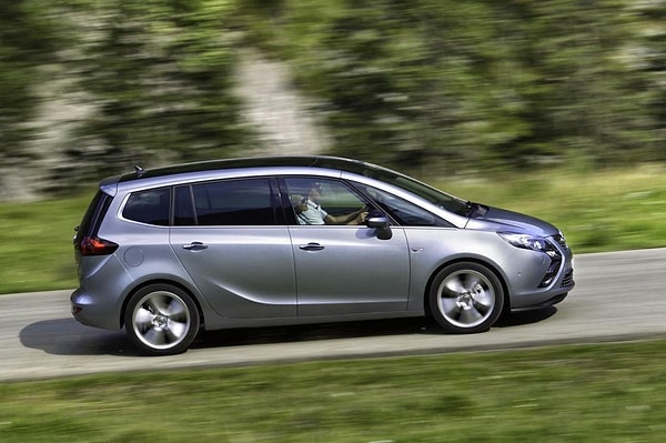 4. Назовите марку этого семейного автомобиля: