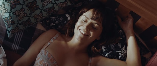 İlginç Bir Aşk Üçgenini Anlatan Eğlenceli Kısa Film: Love Is Blind