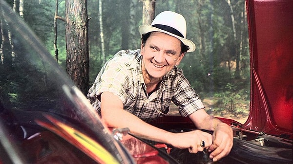 3. Какой марки был автомобиль шефа?