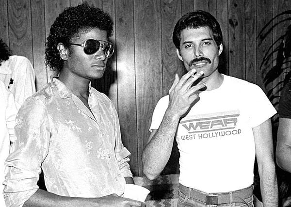 6. 80'lerin başında 3 parça için Michael Jackson ile bir araya gelen Freddie Mercury, Jackson'ın stüdyoya evcil lamasını getirmek istemesi üzerine kaydı iptal etmiştir.