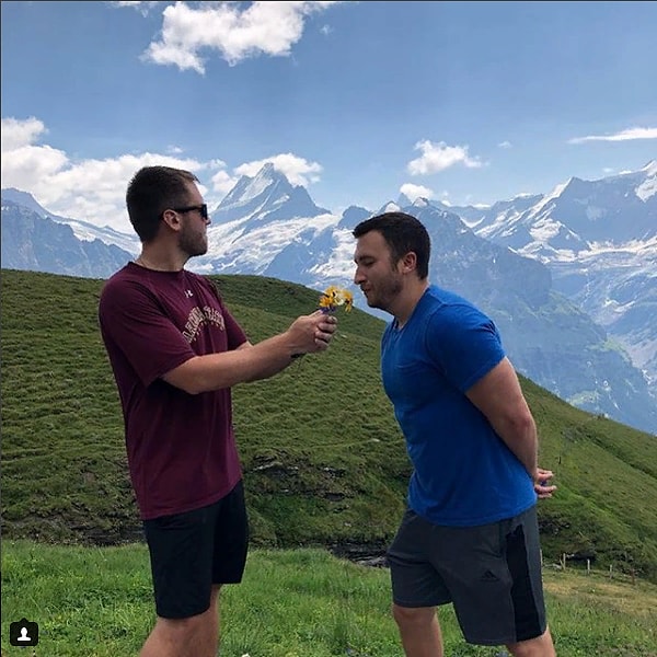 6. "Мы искали тех, кто засмеется над нашими попытками сделать фото"