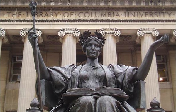 11. Как переводится выражение "alma mater"?