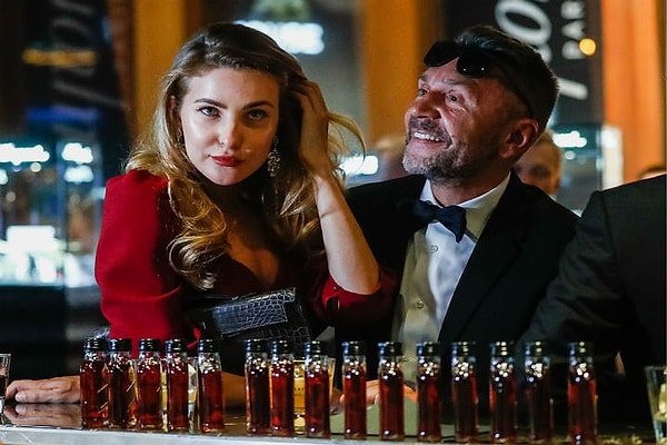 3. Некоторые заметили, что Варвара несколько шатается, и стали строить предположения, что девушка навеселе.