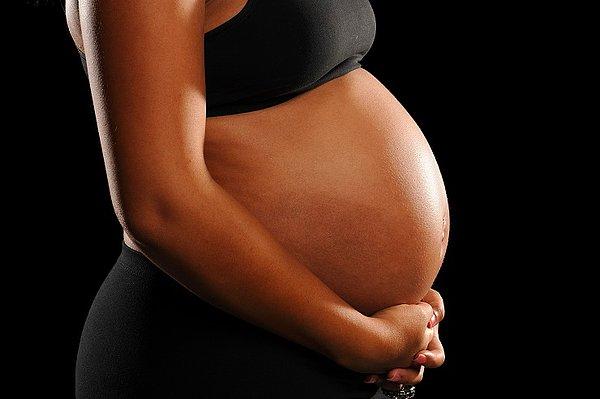 33. Şu anda ABD deki kadınların yaklaşık olarak %4'ü hamiledir.