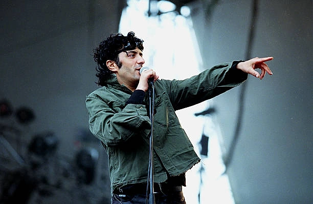 Rai müziğinin ünlü ismi Rachid Taha hayatını kaybetti Rai müziğinin ünlü ismi Rachid Taha hayatını kaybetti