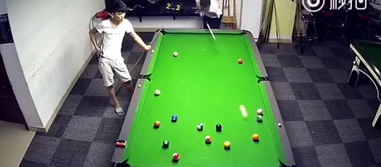 Tek Kollu Bilardocunun Rakibini Alt Ettiği Müthiş Karşılaşma