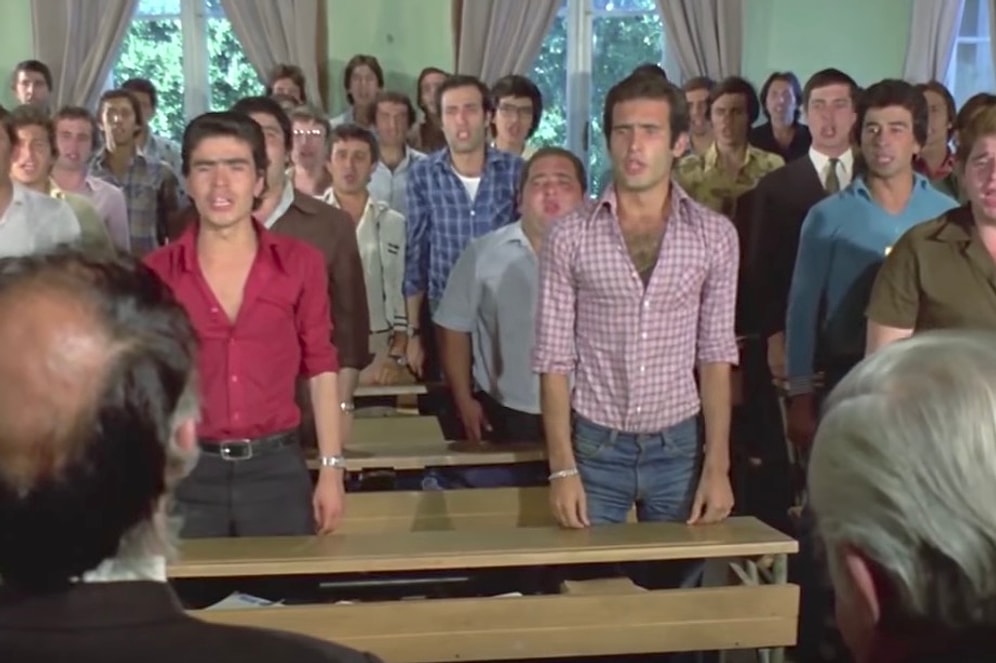 Mahkemeden Hırsızlık Yapan Çocuk İçin Karar: 'İstiklal Marşı ve Gençliğe Hitabe'yi Ezberle'