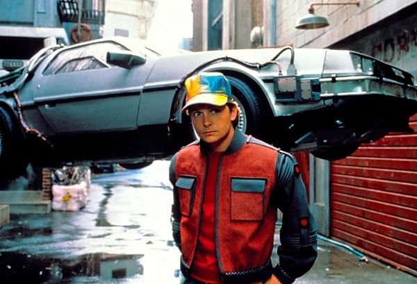 19. "Назад в будущее 2"