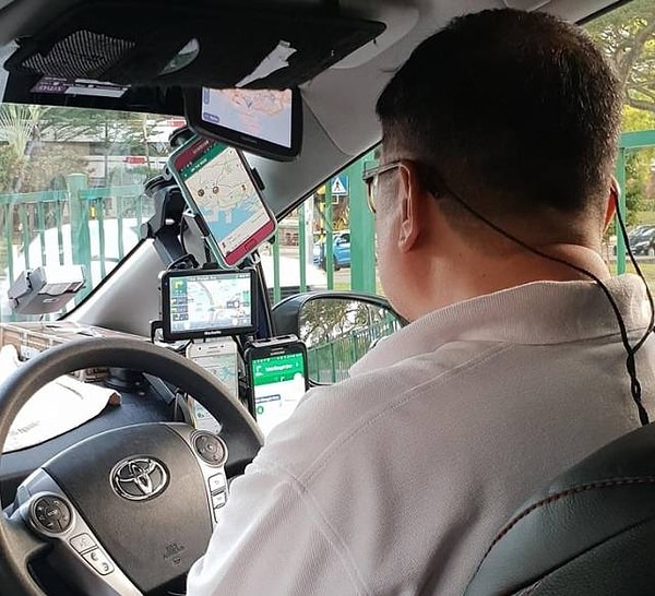 5. Этот чел уж точно контролирует всё... и даже больше!