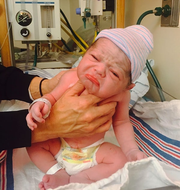 4. "А ну отошел от забора! И прекрати воровать помидоры с моей теплицы!"