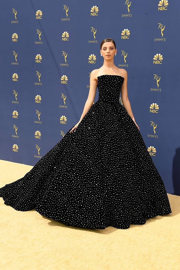 6. Анжела Сарафян