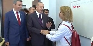 Cumhurbaşkanı Erdoğan, Elini Öpmek isteyen Öğretmeni Engelledi: Annenizin, Babanızın ve Öğretmeninizin Dışında El Öpmeyin