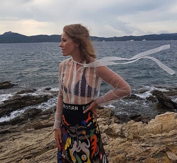 4. Официальный представитель звезды, Кирилл Суханов, подтвердил слухи о беременности Ксении.