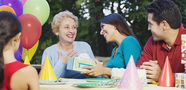 5. Вы помогаете маме своей второй половинки?