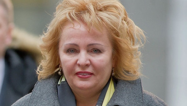 1. Кто эта женщина на фото?