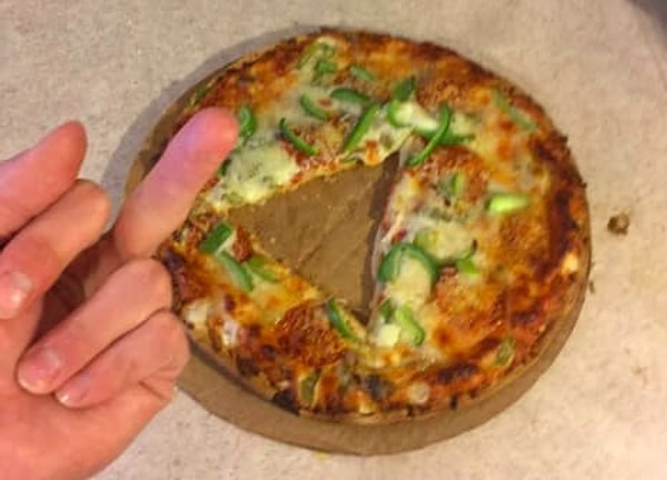 9. И, пожалуйста, не позволяйте никому учить себя, как есть пиццу...