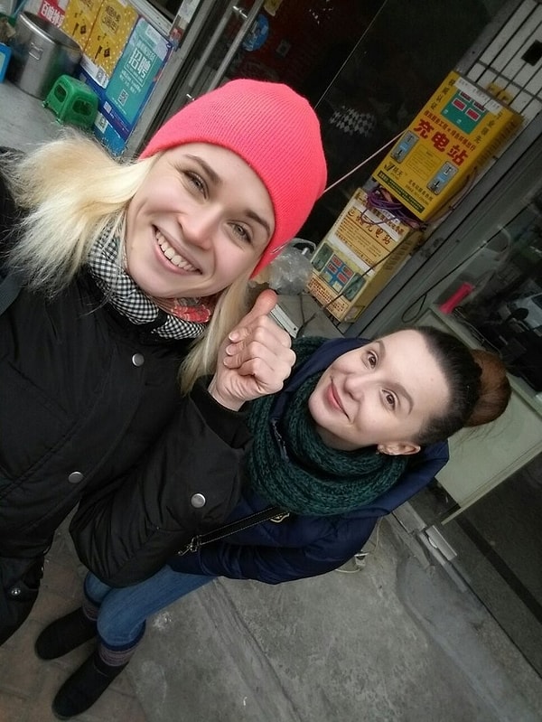 1. Эмилия Кларк, ты ли это?