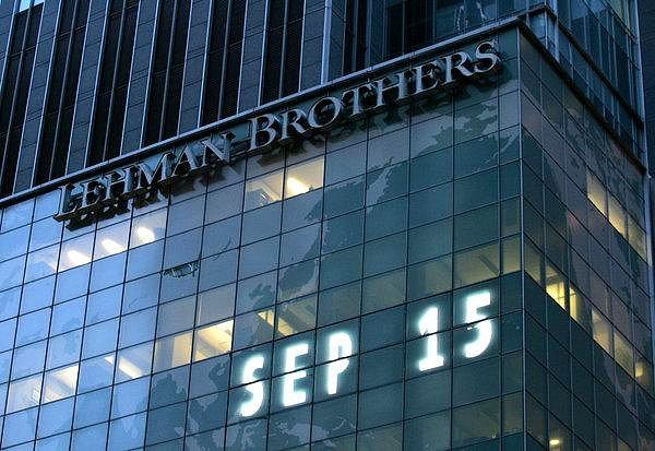 2000'li yıllarda tekrar varlık yönetimi işine giren Lehman Brothers, hızlı büyümesini sürdürüyordu. Artık Amerika'nın en çok bilinen markalarından birisi haline gelmişti.