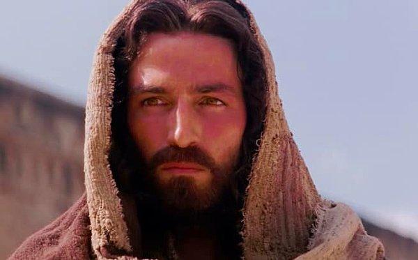 10. ''The Passion of the Christ'' filmini çekerken, Jim Caviezel'ı yıldırım çarpmış!