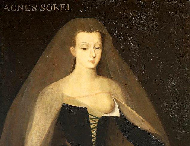 2. Fransa'nın ilk resmî kraliyet metresi Agnès Sorel: