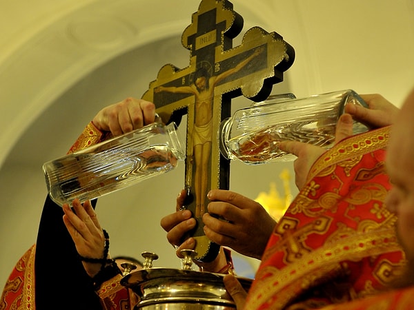 4. А теперь немного о традициях, которым следовали в этот день раньше на Руси. Интересно смешение народных и церковных обычаев.