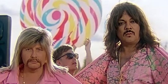 Троллинг или это уже слишком? Самые трэшовые клипы российских исполнителей