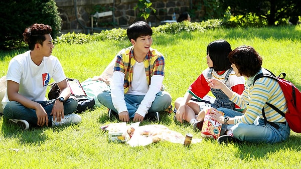 4. Какой корейский сериал на этом кадре?