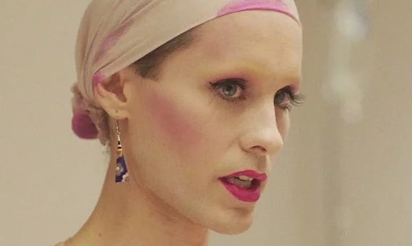 3. А какой актер исполнил роль трансвестита в фильме "Далласский клуб покупателей" и получил "Оскар" за свое перевоплощение?