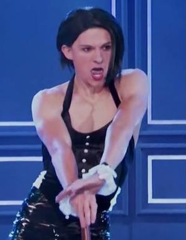 9. И последнее: кто это в роли Рианны? :)