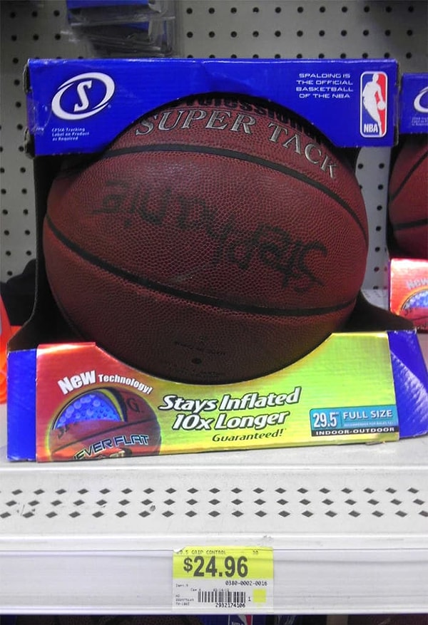 4. Покупателю, который заменил новый баскетбольный мяч на старый, тоже в карму полетят минусы