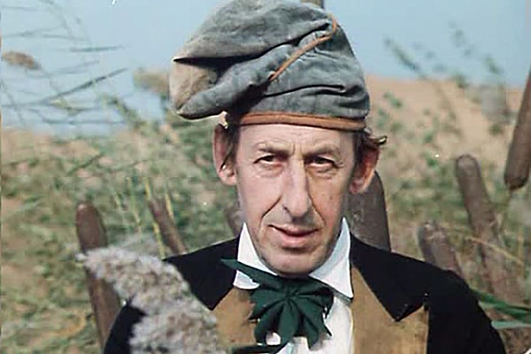 6. Как зовут этого актёра, с которым все наверняка знакомы?