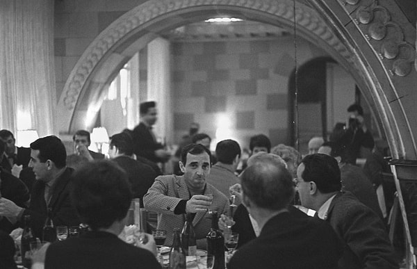 Певец в одном из московских ресторанов, 1964 год.