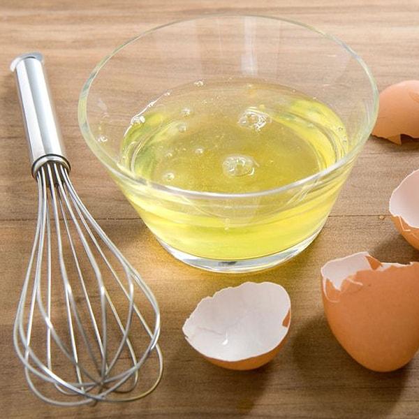 5. Sivilce izi tedavisinde etkili olabilen yumurta akını elde etmek de oldukça kolay.
