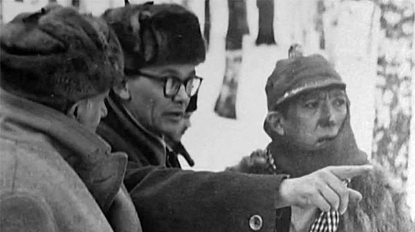 14. Леонид Гайдай и Юрий Никулин обсуждают детали съемки фильма «Операция «Ы» и другие приключения Шурика».