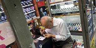 Saatlere Yeniden Can Veriyor: 3 Metrekarelik Dükkanda Akreple Yelkovan Arasında Geçen 57 Yıl