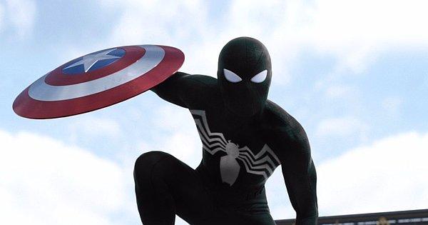 10. Simbiyot önce Peter Parker'la birleştiği için Venom, Peter Parker ile ilgili her türlü sırrı biliyor.