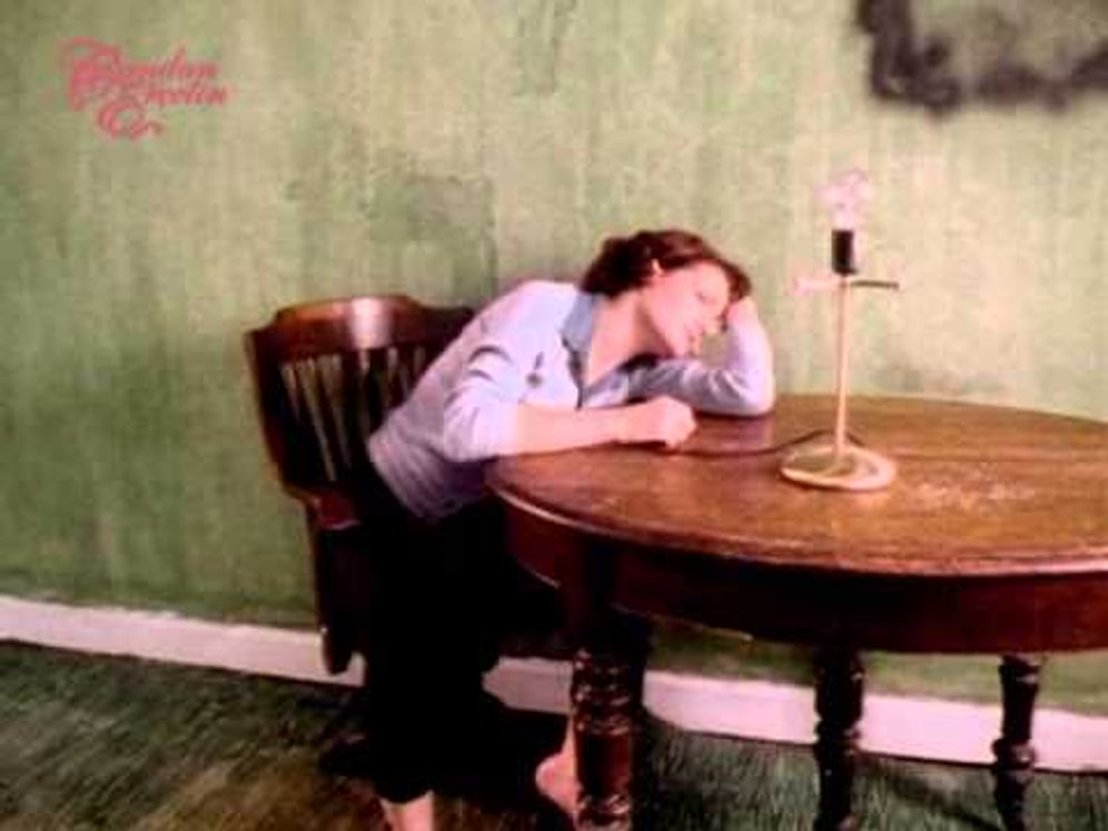 Candan Erçetin - Oyalama Artık Şarkı Sözleri