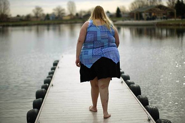 Yale Üniversitesi’nin bir çalışmasında, kadınların kiloları nedeniyle erkeklere göre iki kat fazla kötü muameleye maruz kaldığı saptandı.