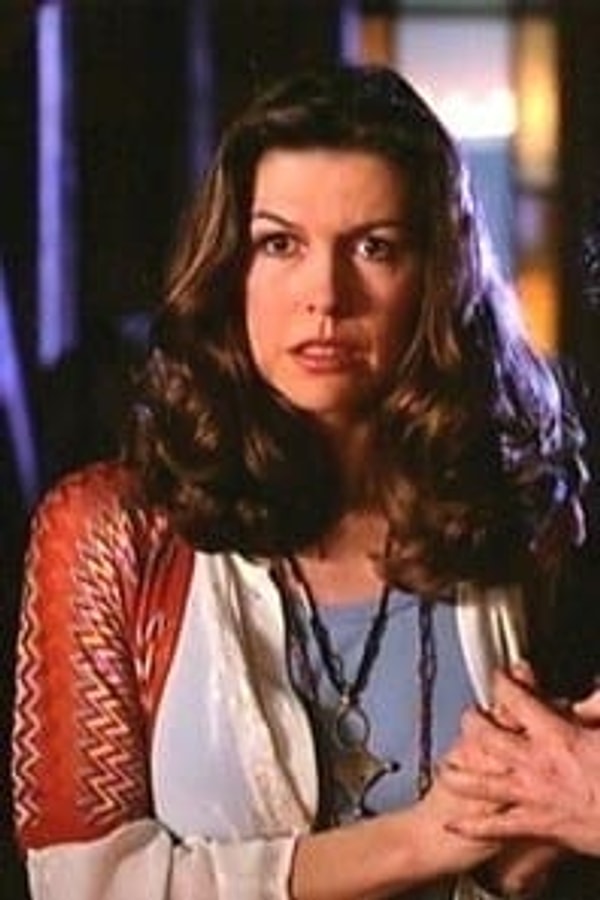 11. Финола Хьюз (Петти Холливелл) - 58 лет