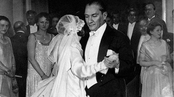 12. Tam bir salon adamı olan Mustafa Kemal'in en sevdiği ikili dansı da bil bakalım!