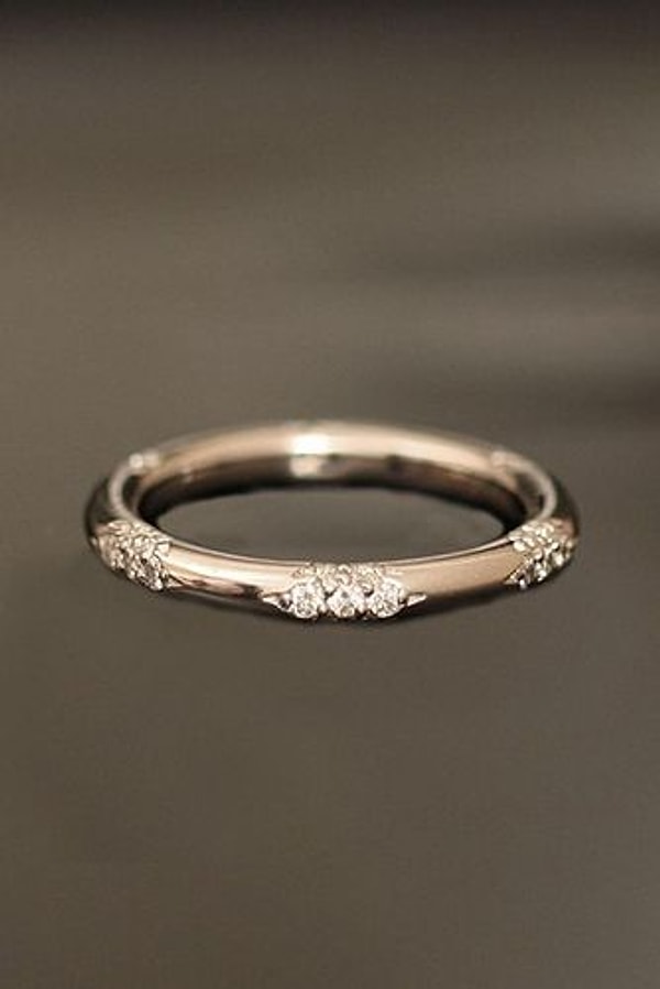 15. Те, кто любит тонкие и нежные кольца, найдут больше, чем искали:
