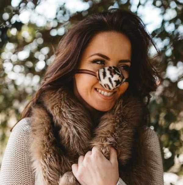 Салли вспоминает, что бизнес-идея посетила ее зимой 2009-го года, когда нос девушки постоянно замерзал на улице.