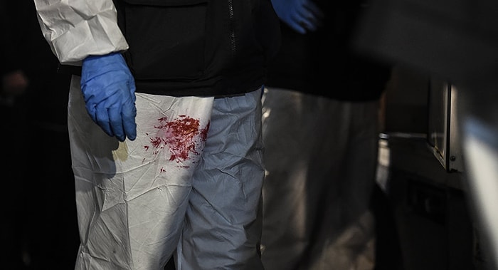 Polislerin Üzerinde Dikkat Çeken Kırmızı Lekeler: Suudi Başkonsolosluk Konutundaki Delil Arama Tamamlandı